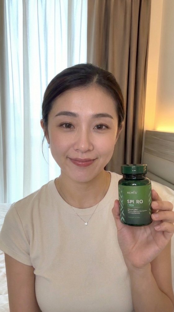 Real Spiro Plus customer in Singapore with her bottle